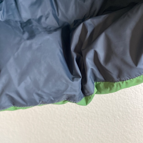 Lands End puffer vest green kids size 8/small unisex EUC - Picture 3 of 6